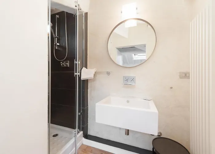 Duomo Loft - Hosted By Sweetstay Апартаменты *